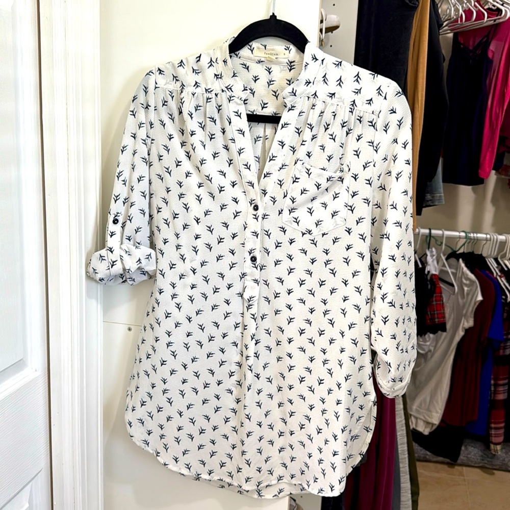 Fun2Fun Mackenzie Henley Tunic/Blouse Tabbed Sleeves Size S